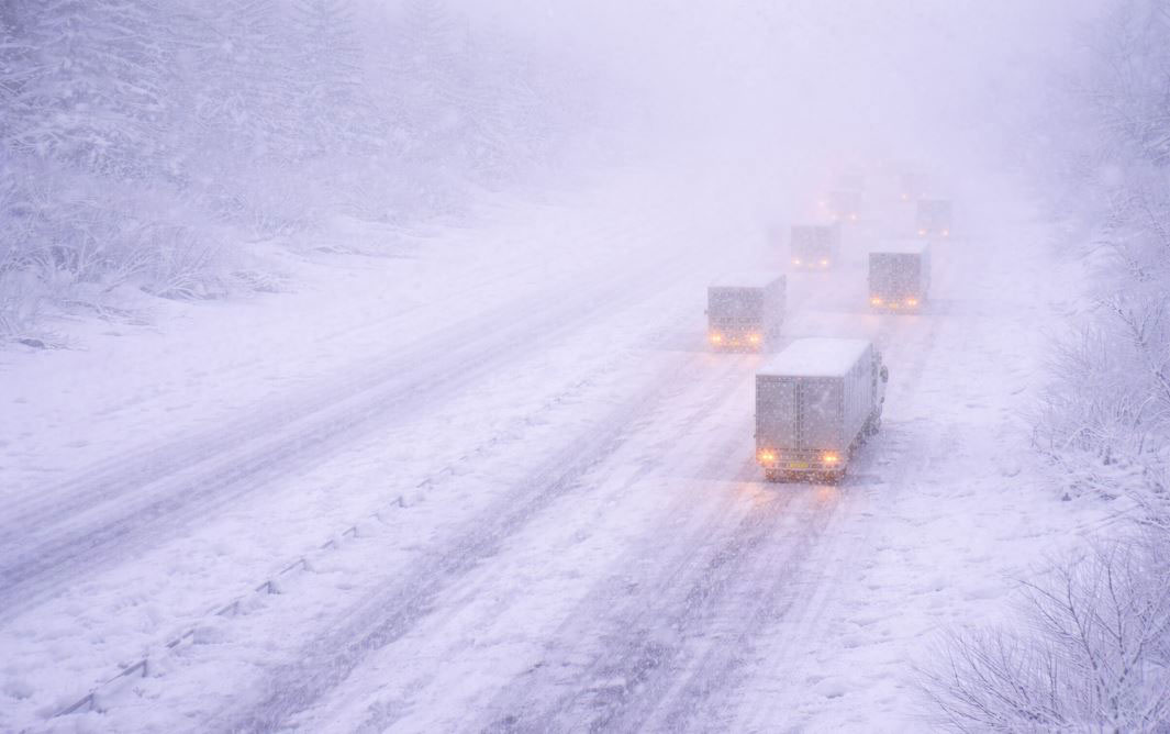 Зима. Логистика.